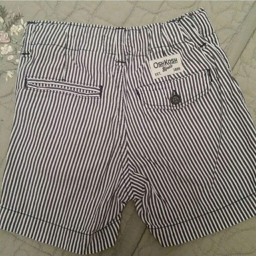 Oshkosh B'gosh boys seersucker shorts * - Picture 3 of 4
